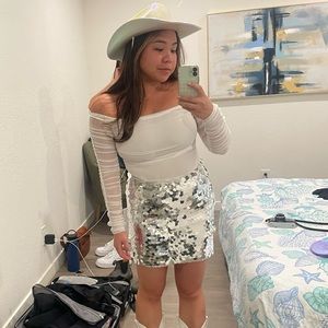 PIPPA SILVER DISCO SEQUIN MINI SKIRT